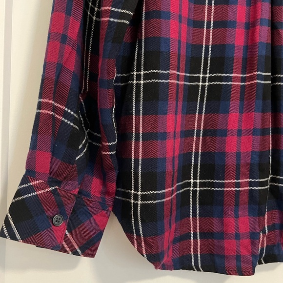 RAILS Hunter Button Down Shirt Onyx Scarlet Navy Flannel - Picture 6 of 6